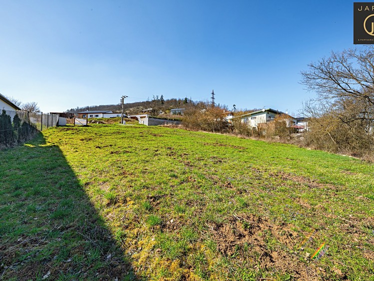 Prodej stavebního pozemku 915 m² - foto 4