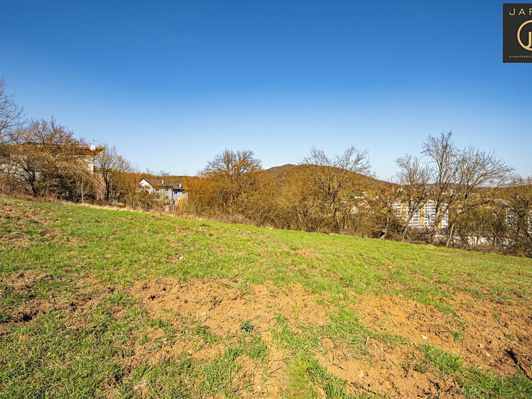 Prodej stavebního pozemku 915 m² - foto 6