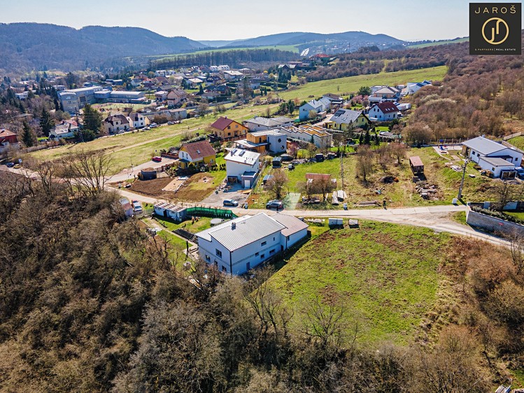 Prodej stavebního pozemku 915 m² - foto 5