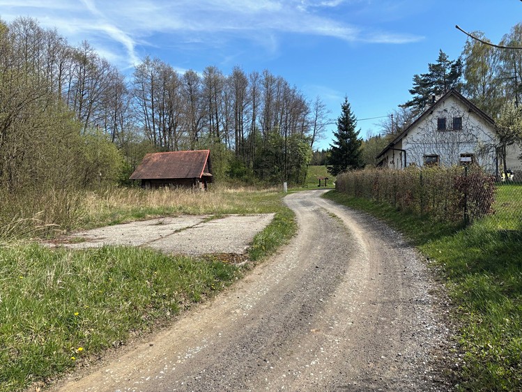 Prodej stavebního pozemku 730 m² - foto 4