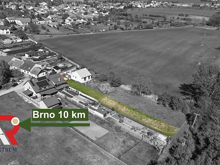 Prodej stavebního pozemku 1 025 m² - foto 6