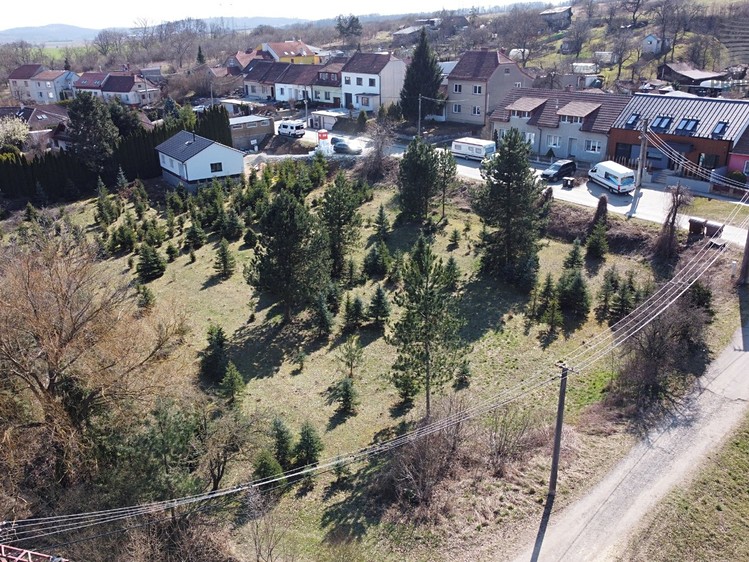 Prodej stavebního pozemku 971 m² - foto 4