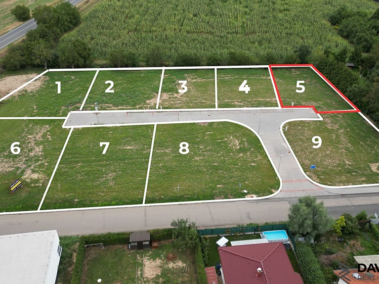 Prodej stavebního pozemku 612 m² - foto 1