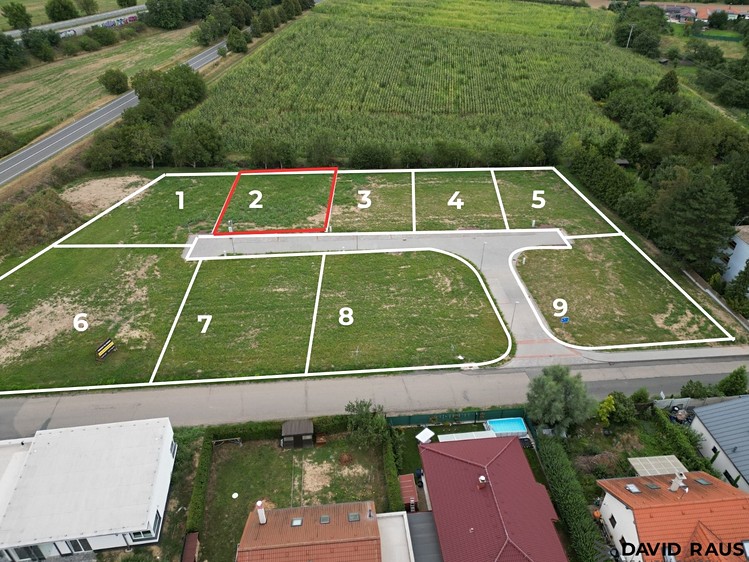 Prodej stavebního pozemku 617 m² - foto 1