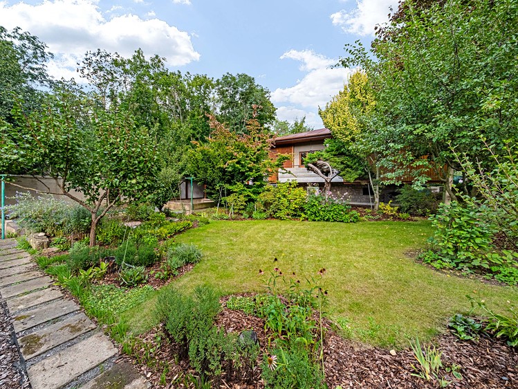 Prodej stavebního pozemku 740 m² - foto 5
