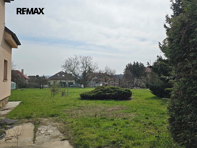 Prodej stavebního pozemku 715 m² - foto 7
