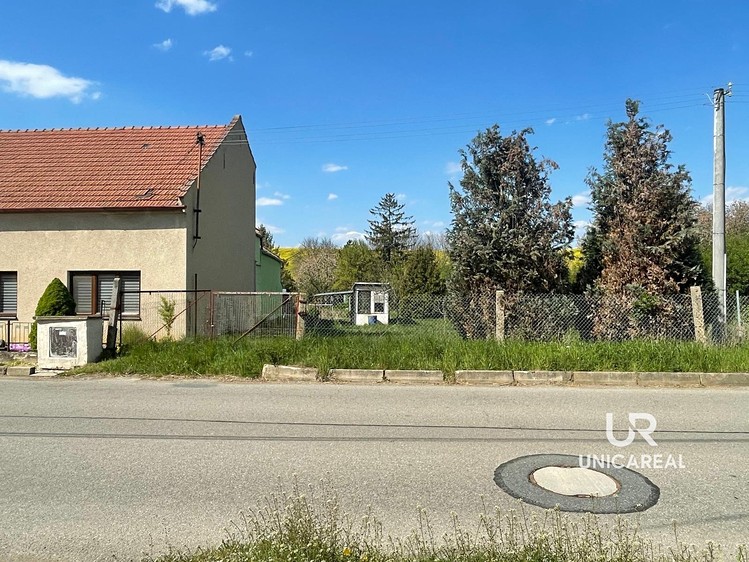Prodej stavebního pozemku 965 m² - foto 3