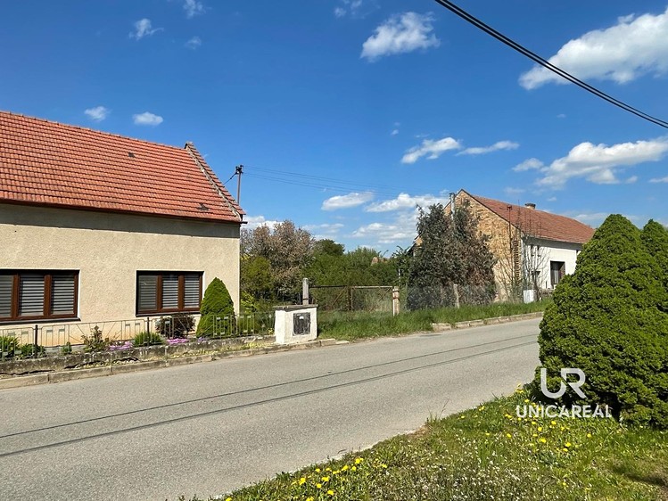 Prodej stavebního pozemku 965 m² - foto 8