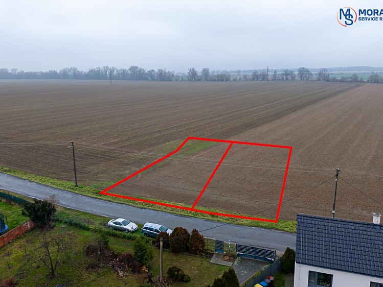 Prodej stavebního pozemku 788 m² - foto 1
