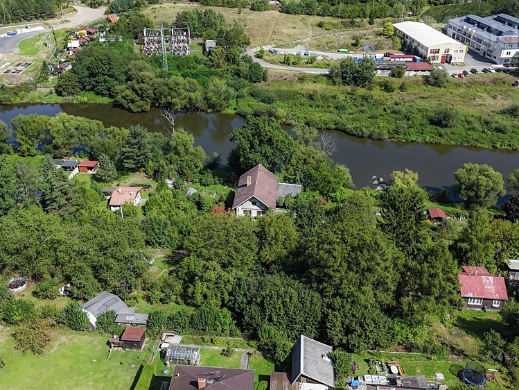 Prodej stavebního pozemku 1 600 m² - foto 2