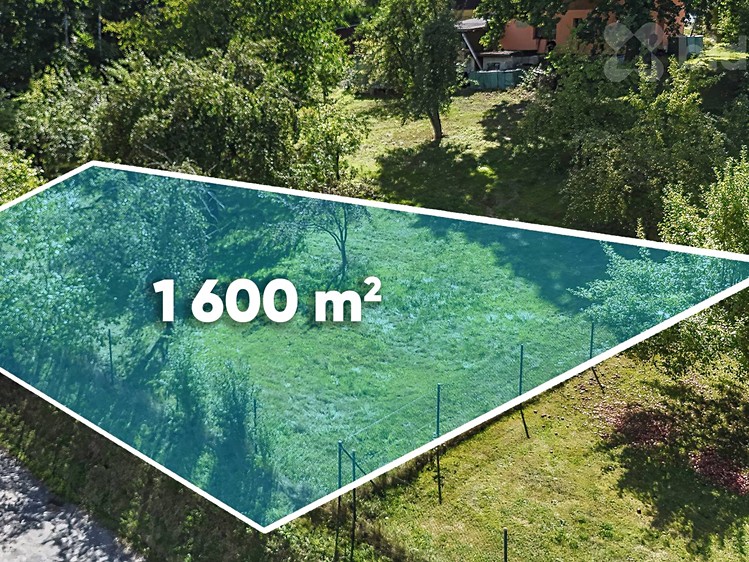 Prodej stavebního pozemku 1 600 m² - foto 1