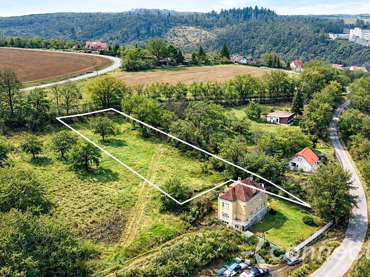 Prodej stavebního pozemku 1 000 m² - foto 1