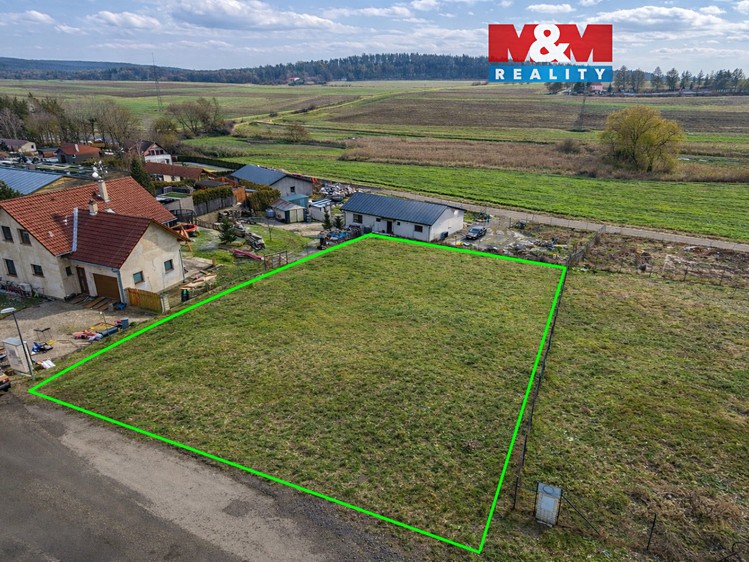Prodej stavebního pozemku 1 233 m² - foto 1