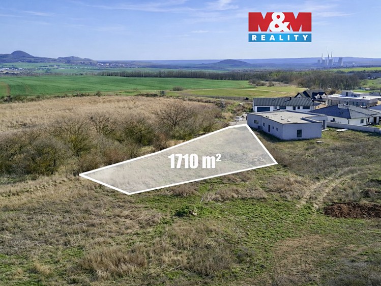 Prodej stavebního pozemku 1 710 m² - foto 1