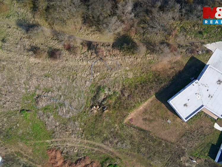Prodej stavebního pozemku 1 710 m² - foto 4