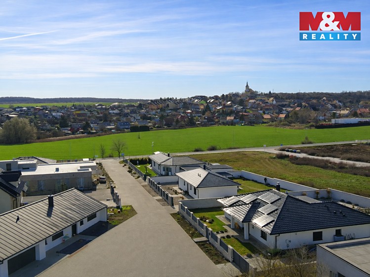 Prodej stavebního pozemku 1 710 m² - foto 6