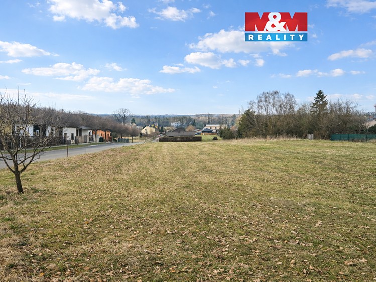 Prodej stavebního pozemku 1 065 m² - foto 1