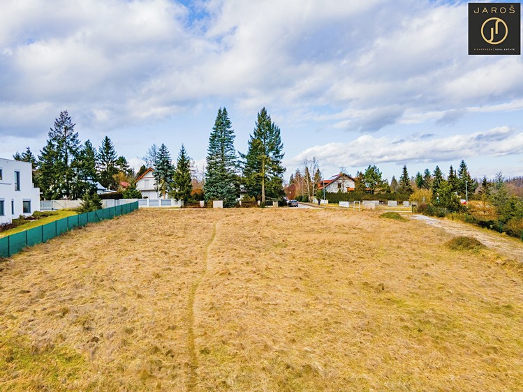 Prodej  stavebního pozemku 2 088 m² - foto 3