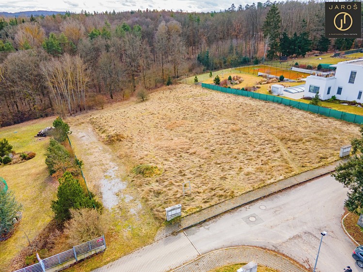 Prodej  stavebního pozemku 2 088 m² - foto 5