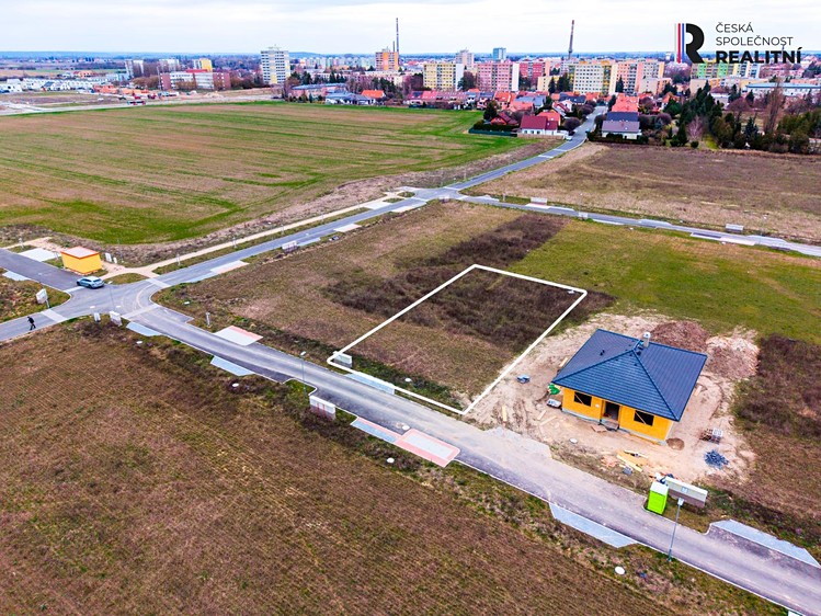 Prodej stavebního pozemku 723 m² - foto 1