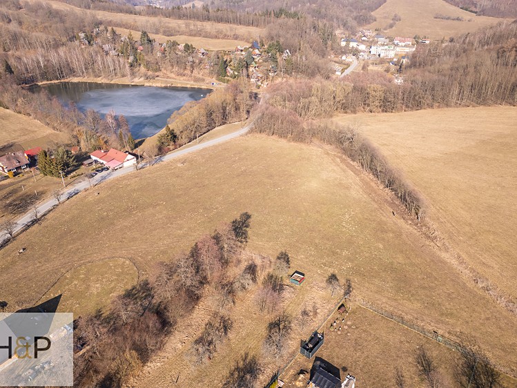 Prodej stavebního pozemku 1 830 m² - foto 1