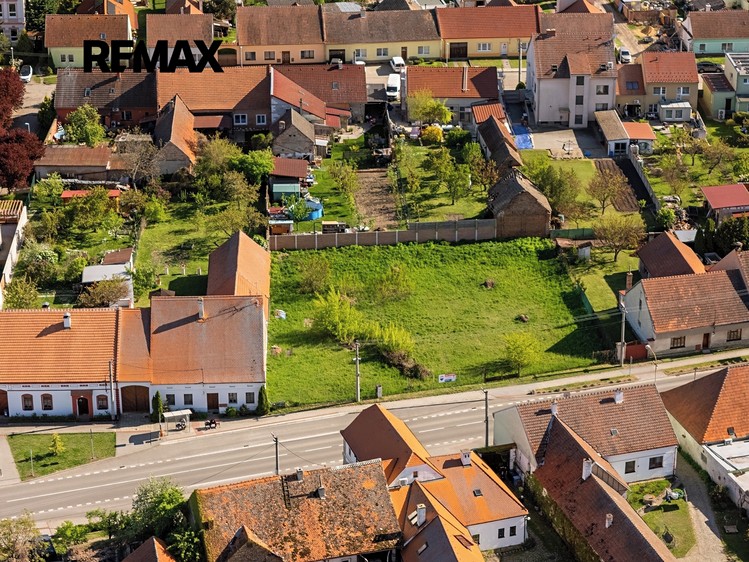 Prodej stavebního pozemku 1 501 m² - foto 8