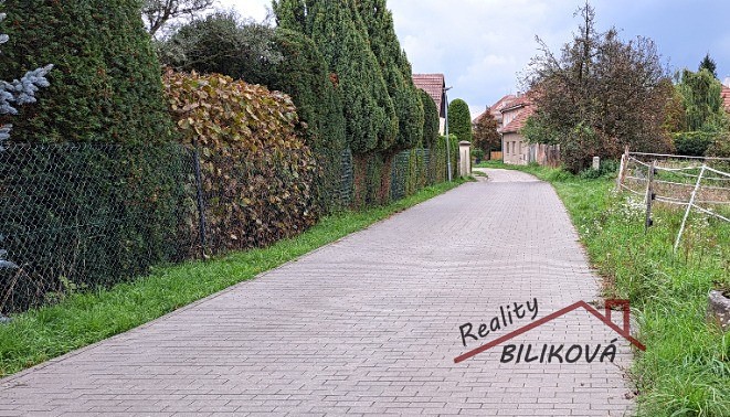 Prodej stavebního pozemku 994 m² - foto 2