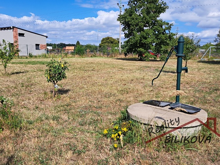 Prodej stavebního pozemku 790 m² - foto 4
