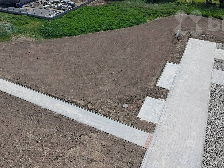 Prodej stavebního pozemku 892 m² - foto 1