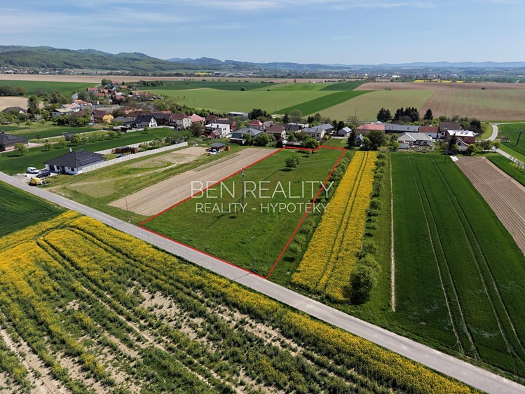 Prodej stavebního pozemku 4 006 m² - foto 1