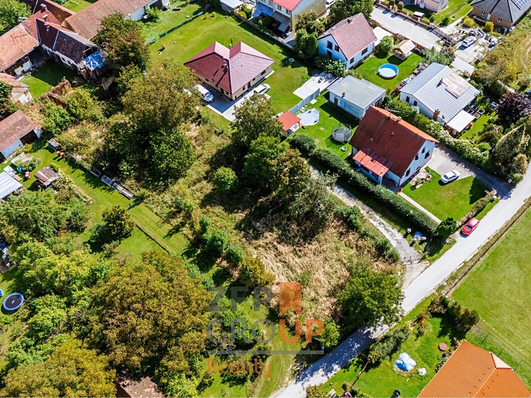 Prodej stavebního pozemku 1 703 m² - foto 2