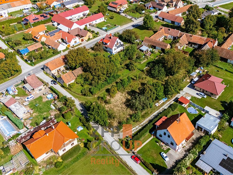 Prodej stavebního pozemku 1 703 m² - foto 8