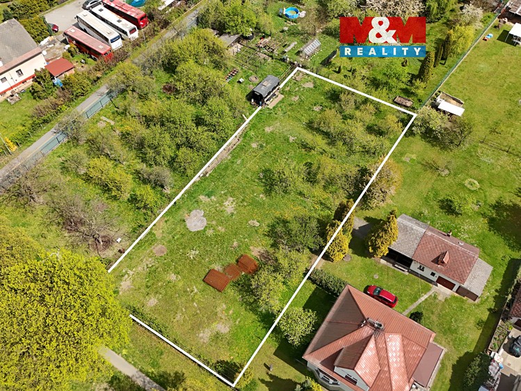 Prodej stavebního pozemku 1 334 m² - foto 1