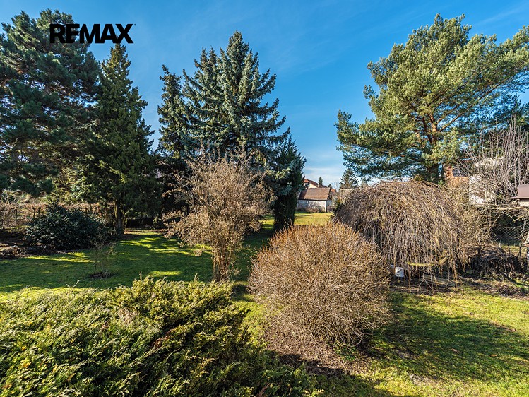 Prodej  stavebního pozemku 1 696 m² - foto 3
