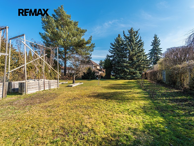 Prodej  stavebního pozemku 1 696 m² - foto 4