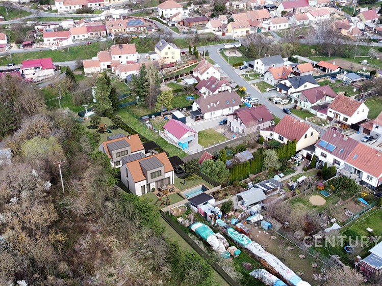 Prodej stavebního pozemku 640 m² - foto 4