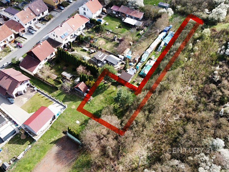 Prodej stavebního pozemku 640 m² - foto 2