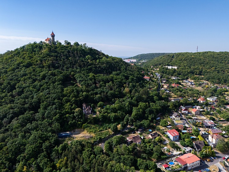 Prodej stavebního pozemku 1 892 m² - foto 4