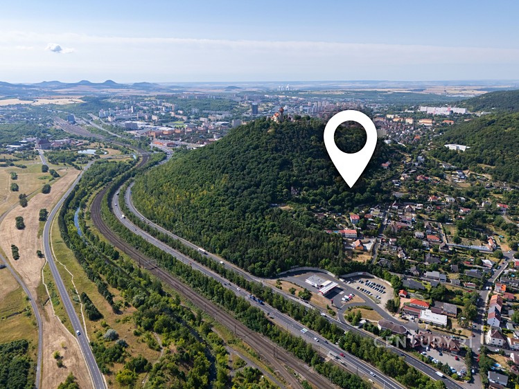 Prodej stavebního pozemku 1 892 m² - foto 5