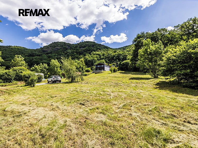 Prodej stavebního pozemku 1 306 m² - foto 2