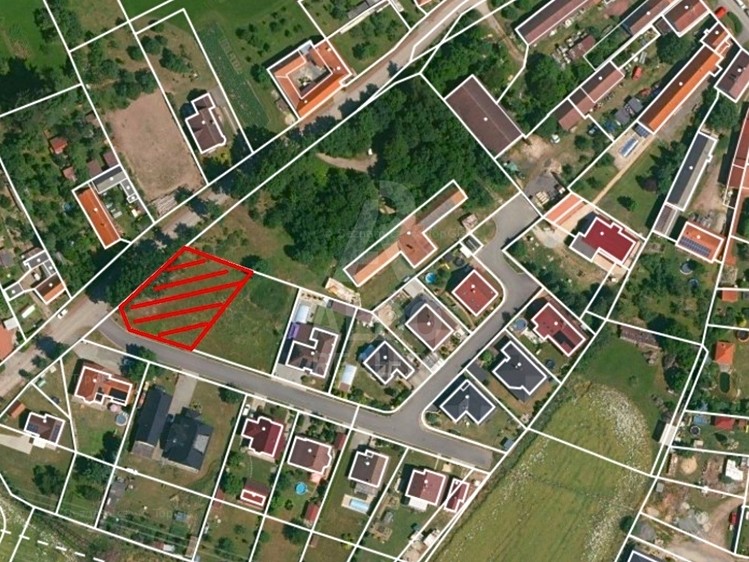 Prodej stavebního pozemku 983 m² - foto 2