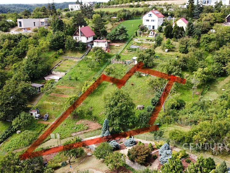 Prodej stavebního pozemku 748 m² - foto 2