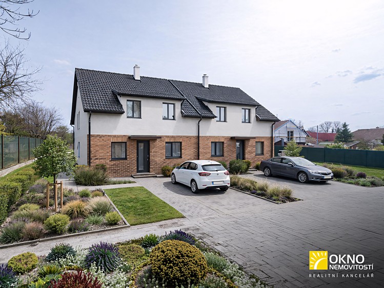 Prodej stavebního pozemku 1 833 m² - foto 4