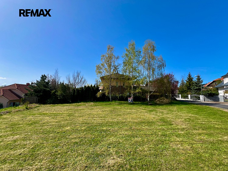Prodej stavebního pozemku 820 m² - foto 3