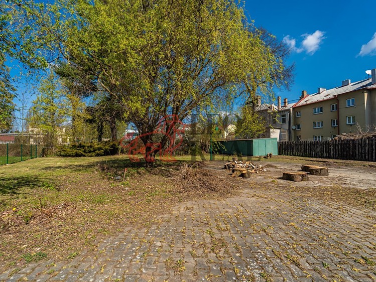 Prodej stavebního pozemku 900 m² - foto 2