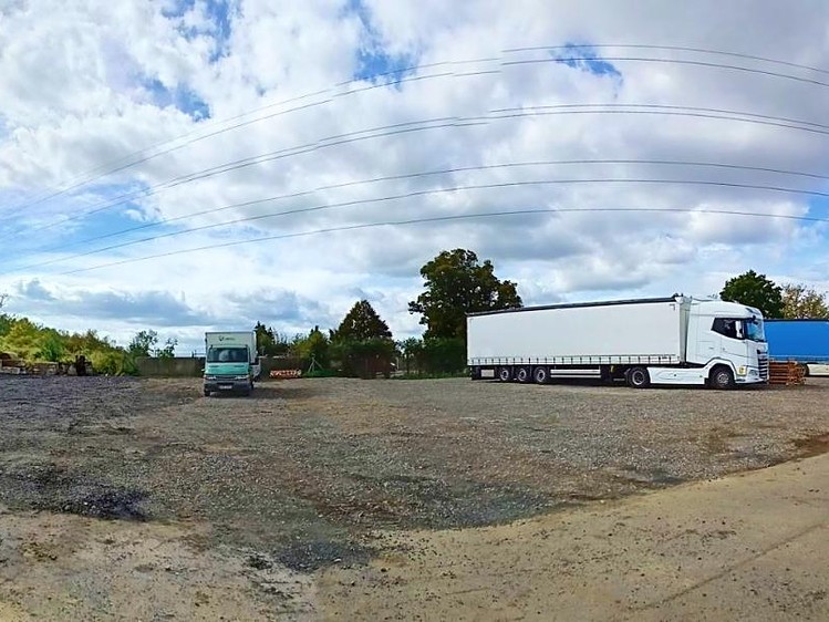 Pronájem komerčního pozemku 300 m² - foto 1