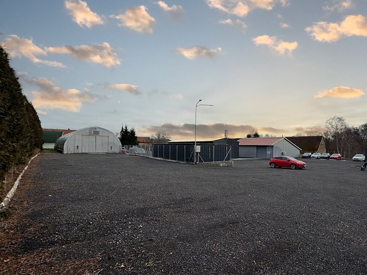 Pronájem komerčního pozemku 350 m² - foto 1