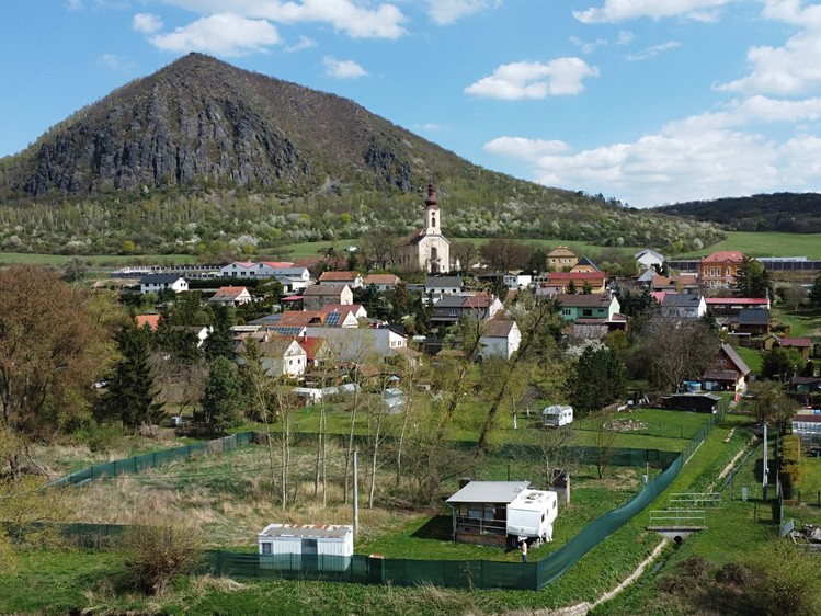 Pronájem zahrady 2 000 m² - foto 1