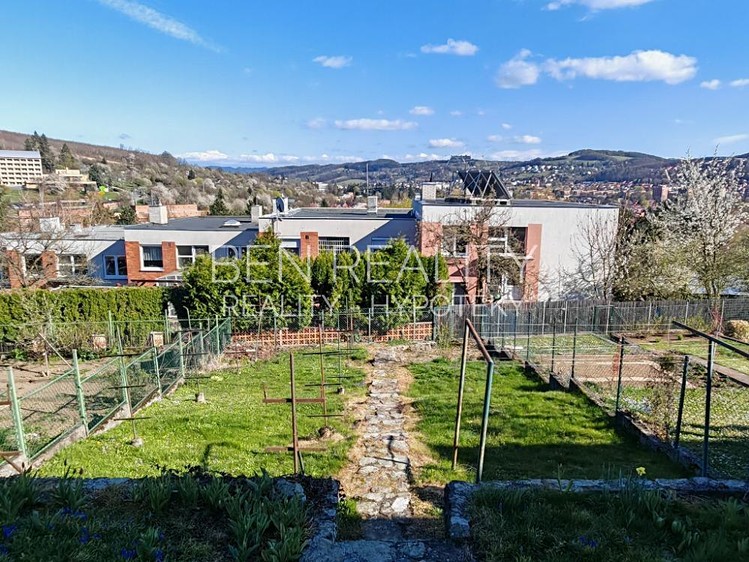 Pronájem zahrady 220 m² - foto 1