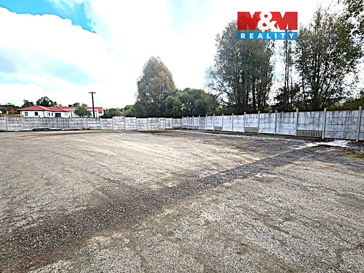Pronájem pozemku 700 m² - foto 1